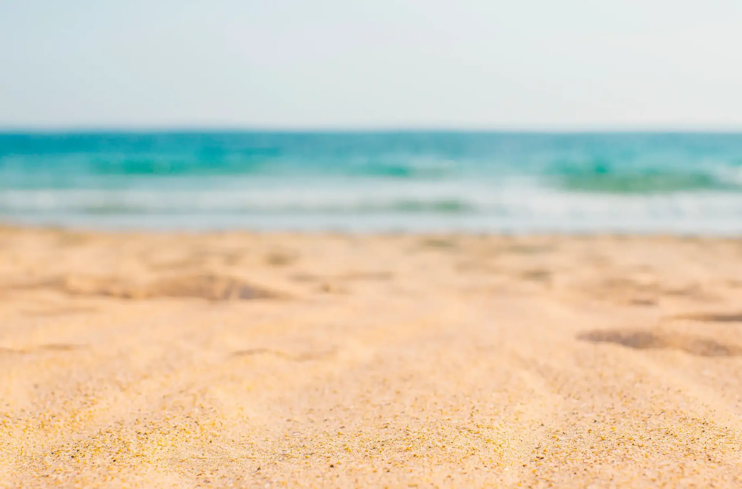 beach-composition-with-blank-space-text (1) 1 Białe Żagle - zewnątrz